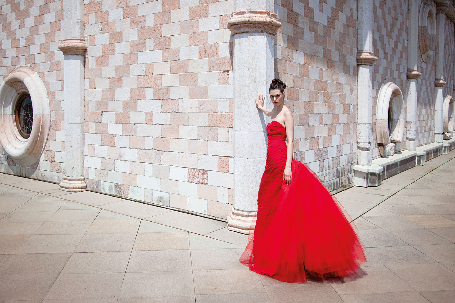 Abito rosso haute couture di Paola Girardi